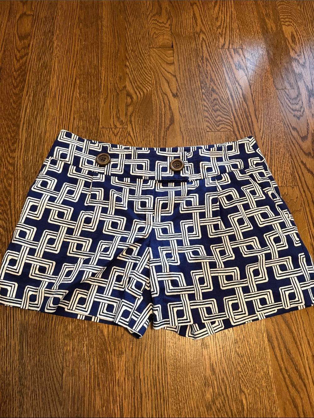 Milly Navy and White Geometric Print Size 6 Shorts